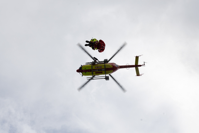 Helikoptervorführung (Windenbergung) beim Tag der offenen Tür